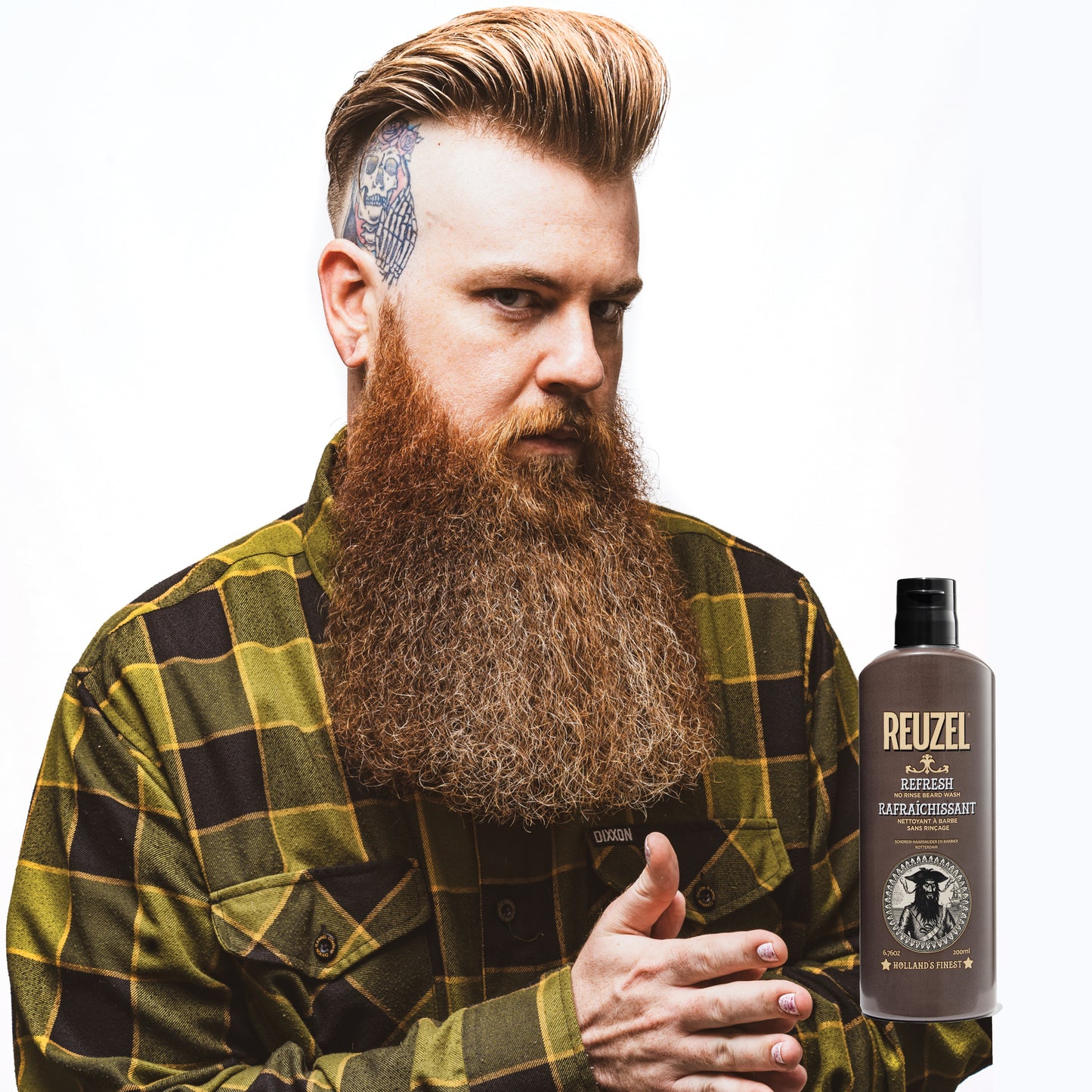 Reuzel Deutschland Refresh No Rinse Beard Wash bottle with label, designed for clean, fresh beard grooming.